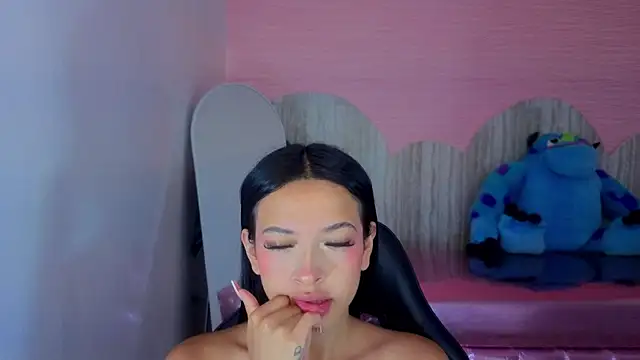 veronica ros t online show from 07-16-26, 12:44
