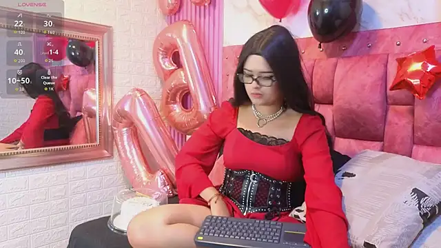 ScarlettVelvet1 online show from 07-09-26, 12:53