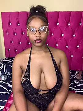 Snapshot of TheeRealBaddie chatting on 07-28-26, 06:07 TheeRealBaddie online show from 07-28-26, 06:07