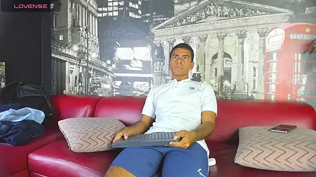Maxi Eli16 online show from 07-15-26, 04:07