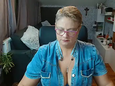 NewHellen4you online show from 07-03-26, 08:04