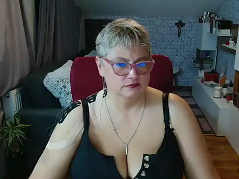 NewHellen4you online show from 07-14-26, 07:41