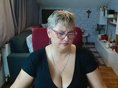 NewHellen4you online show from 07-16-26, 07:42