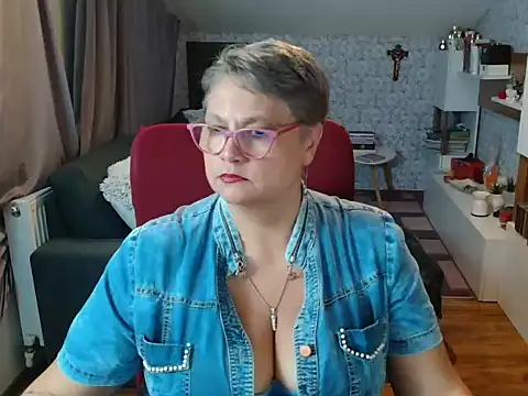 NewHellen4you online show from 07-19-26, 08:34