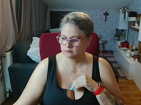 NewHellen4you online show from 07-21-26, 08:00