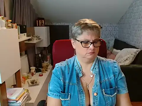 NewHellen4you online show from 07-28-26, 08:52