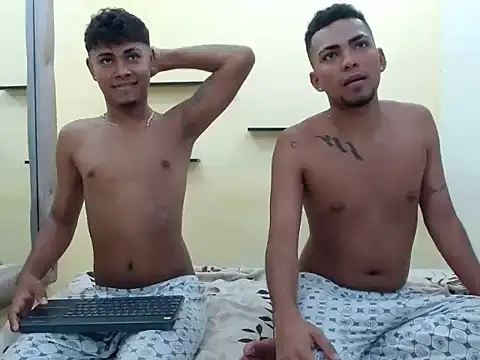 Snapshot of patrickvsnoah chatting on 07-14-26, 06:29 patrickvsnoah online show from 07-14-26, 06:29