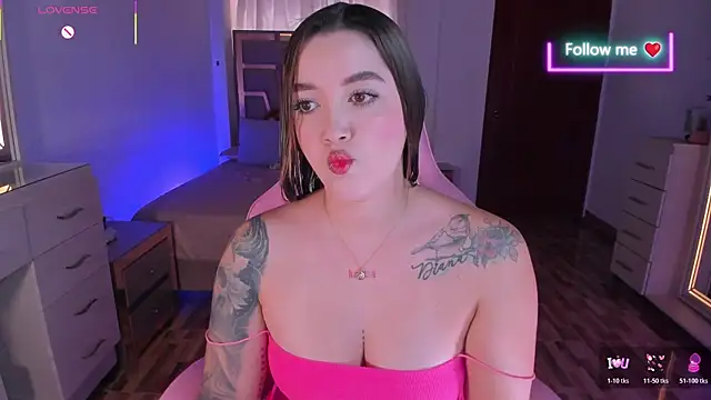 MiaLatina  online show from 07-10-26, 05:59