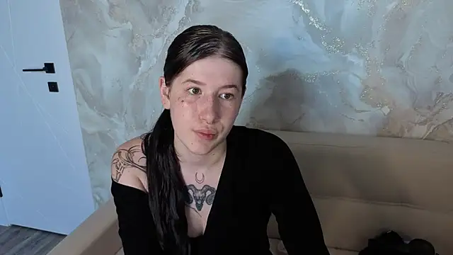 Ester Henderson online show from 07-28-26, 08:21
