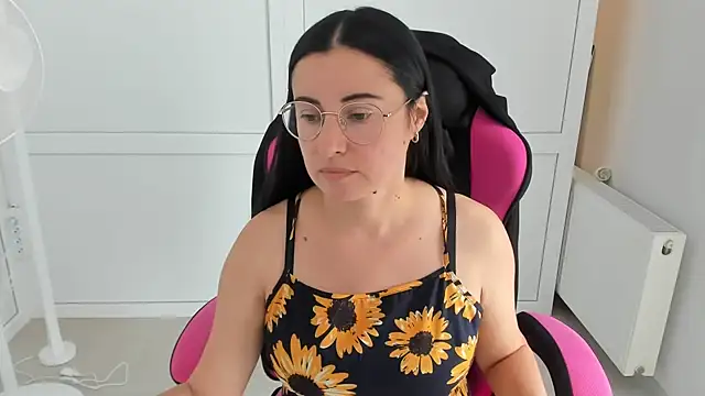 ChloeVibee online show from 07-10-26, 12:30