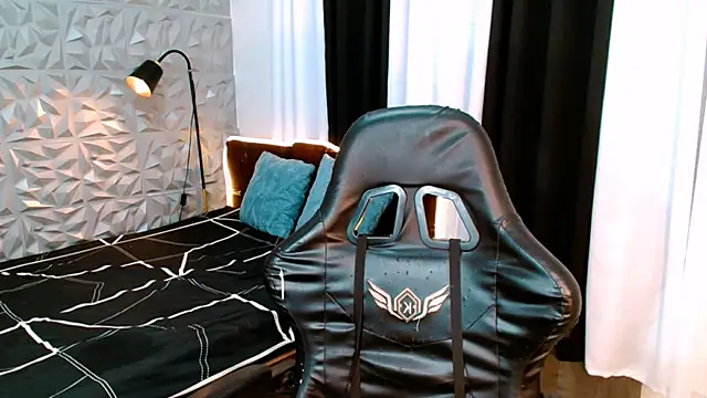 Velvet Aurora online show from 07-18-26, 04:22