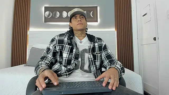 Damian romanoff  online show from 07-07-26, 12:31