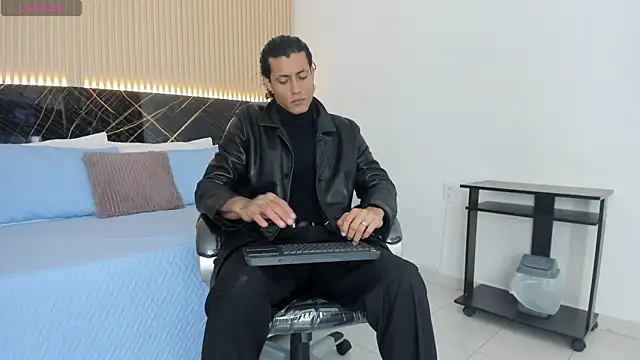 Damian romanoff  online show from 07-27-26, 12:34