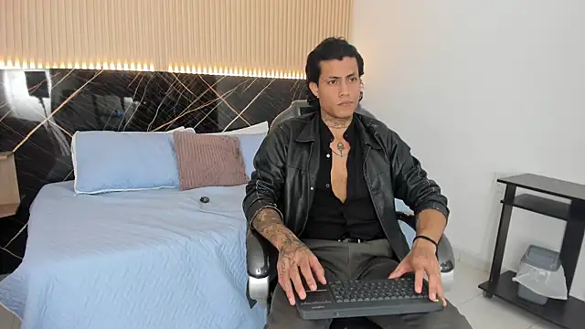 Damian romanoff  online show from 07-28-26, 06:20