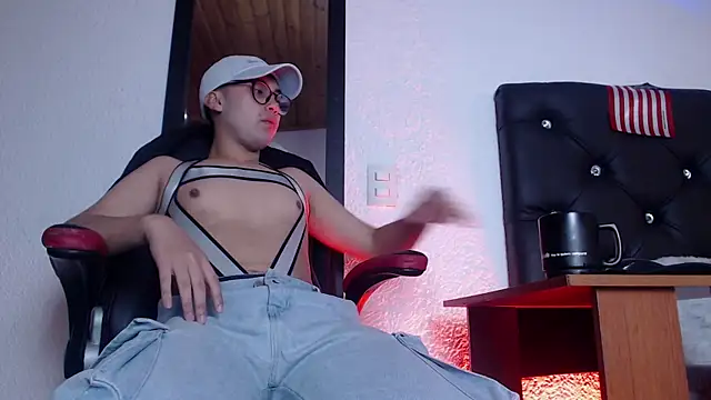 Maximo Lux online show from 07-15-26, 11:37