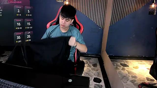 MilanMercier online show from 07-15-26, 04:07