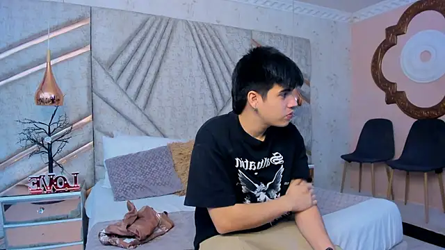 MilanMercier online show from 07-28-26, 04:08