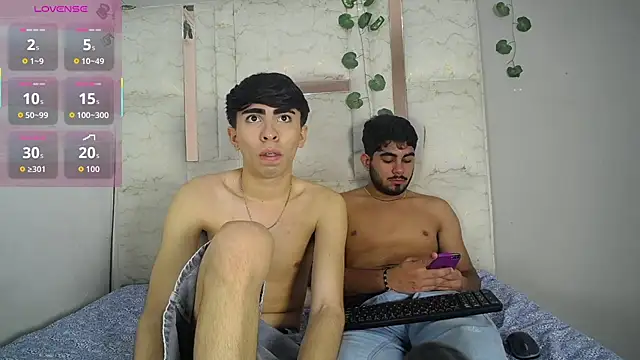 Michael and twinkk online show from 07-07-26, 03:42
