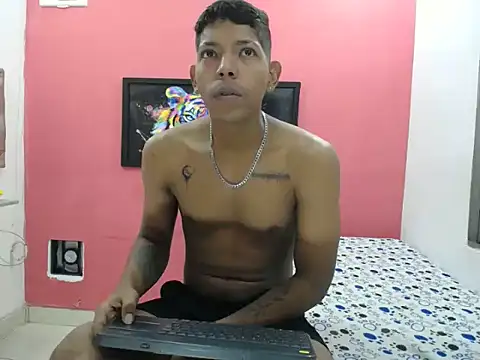 latinosninfomanos online show from 07-05-26, 01:01