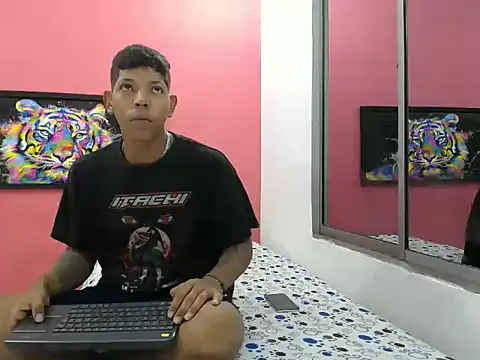 latinosninfomanos online show from 07-08-26, 12:15