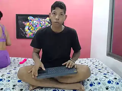 latinosninfomanos online show from 07-22-26, 01:52