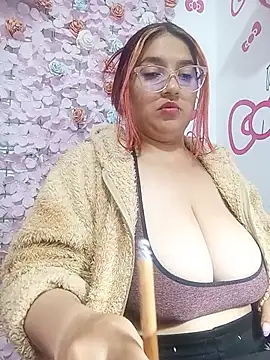 Snapshot of Mia_karelti chatting on 07-19-26, 02:04 Mia karelti online show from 07-19-26, 02:04