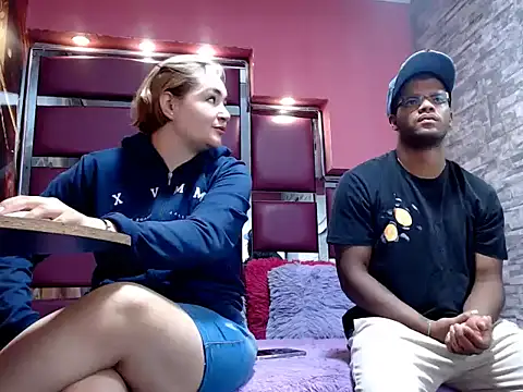 Snapshot of marco_and_luna_ chatting on 07-23-26, 12:25 marco and luna online show from 07-23-26, 12:25