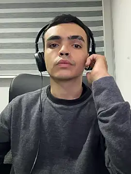 NicoKingg1  online show from 07-11-26, 02:20