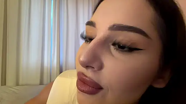 Snapshot of Leylanda chatting on 07-04-26, 04:46 Leylanda online show from 07-04-26, 04:46