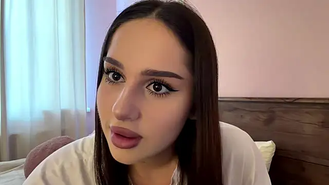 Snapshot of Leylanda chatting on 07-12-26, 03:47 Leylanda online show from 07-12-26, 03:47