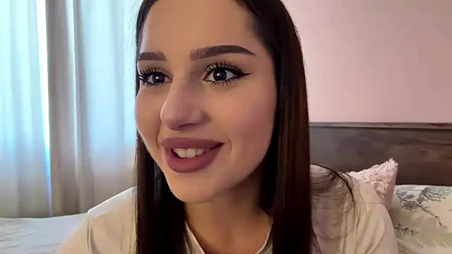 Snapshot of Leylanda chatting on 07-18-26, 02:32 Leylanda online show from 07-18-26, 02:32