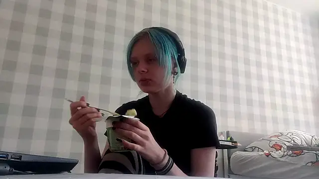 ZolaCoonradt online show from 07-20-26, 10:39