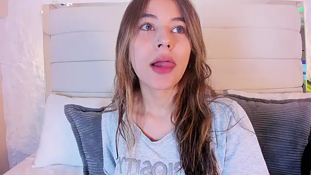 Alessia Blazee30 online show from 07-18-26, 11:03