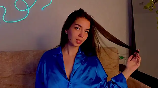 MollyGilberg online show from 07-15-26, 06:18