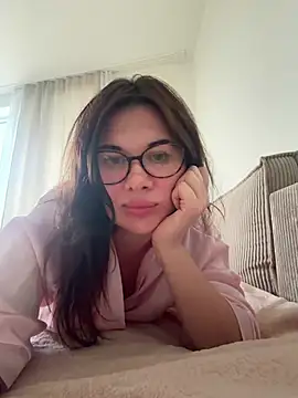 Sophie Virginia online show from 07-15-26, 06:46