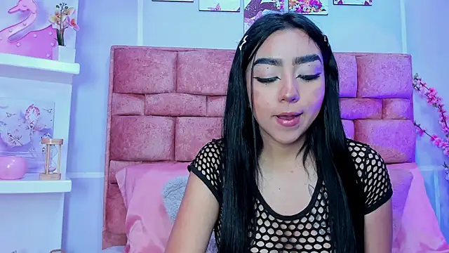 evelyn noa online show from 07-18-26, 03:22