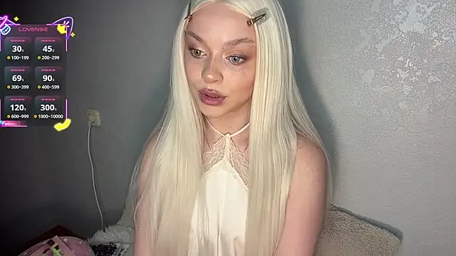 ElsaJeanX online show from 07-26-26, 11:28