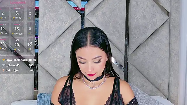 Snapshot of Valentina-Ferrer- chatting on 07-28-26, 01:21 Valentina-Ferrer- online show from 07-28-26, 01:21