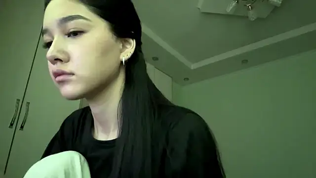 Snapshot of MintyMuse chatting on 07-14-26, 05:12 MintyMuse online show from 07-14-26, 05:12