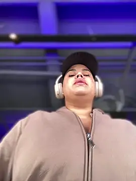 AliceStarshine online show from 02-16-25, 03:38