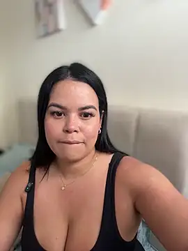 Snapshot of AliceStarshine chatting on 03-11-26, 01:39 AliceStarshine online show from 03-11-26, 01:39