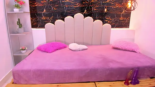 SweettDreamm online show from 07-10-26, 12:41