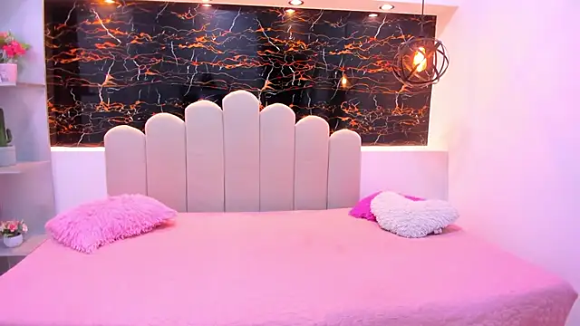 SweettDreamm online show from 07-14-26, 12:44
