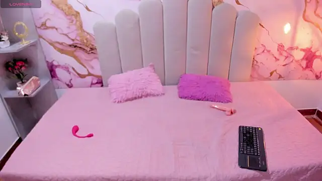 SweettDreamm online show from 07-28-26, 04:05