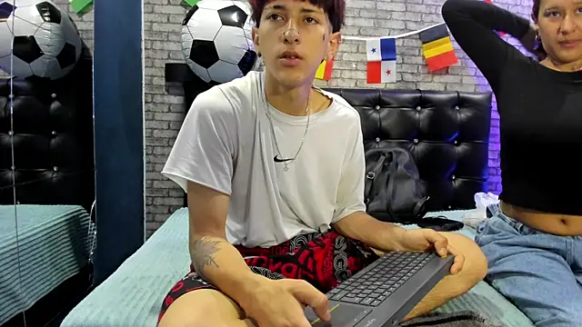 Keily and cartyx online show from 07-18-26, 12:20