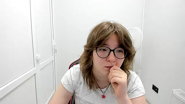 HachiYume online show from 07-21-26, 06:49