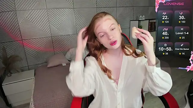 KellyMoans online show from 07-14-26, 01:19