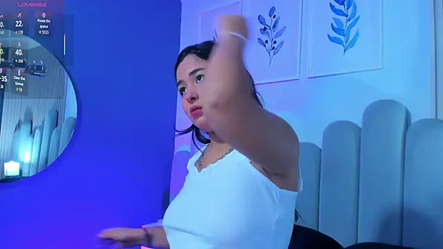 Snapshot of Liz_foox chatting on 07-12-26, 11:12 Liz foox online show from 07-12-26, 11:12