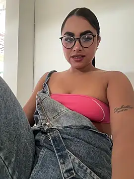 Aliceroys   online show from 07-19-26, 12:53