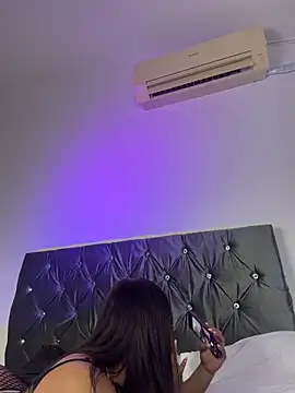 Aliceroys   online show from 07-22-26, 08:33